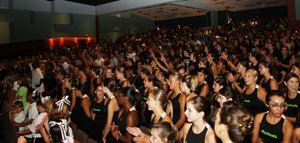 Back In Black Hundreds fire up Cougars